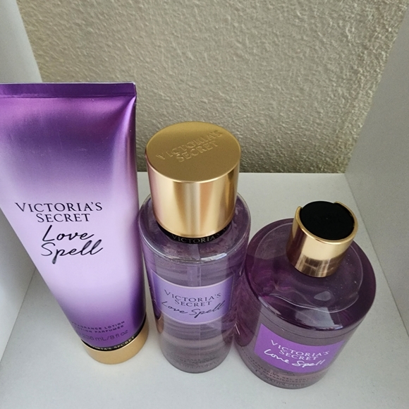 VICTORIA'S SECRET LOVE SPELL SET - Picture 6 of 6